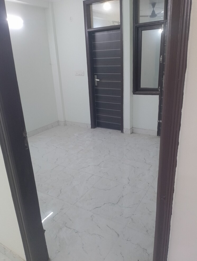 Room, vishwakarma colony 2 Bedroom 65 Sq.Yd. Apartment In Vishwakarma Colony Delhi 8097811