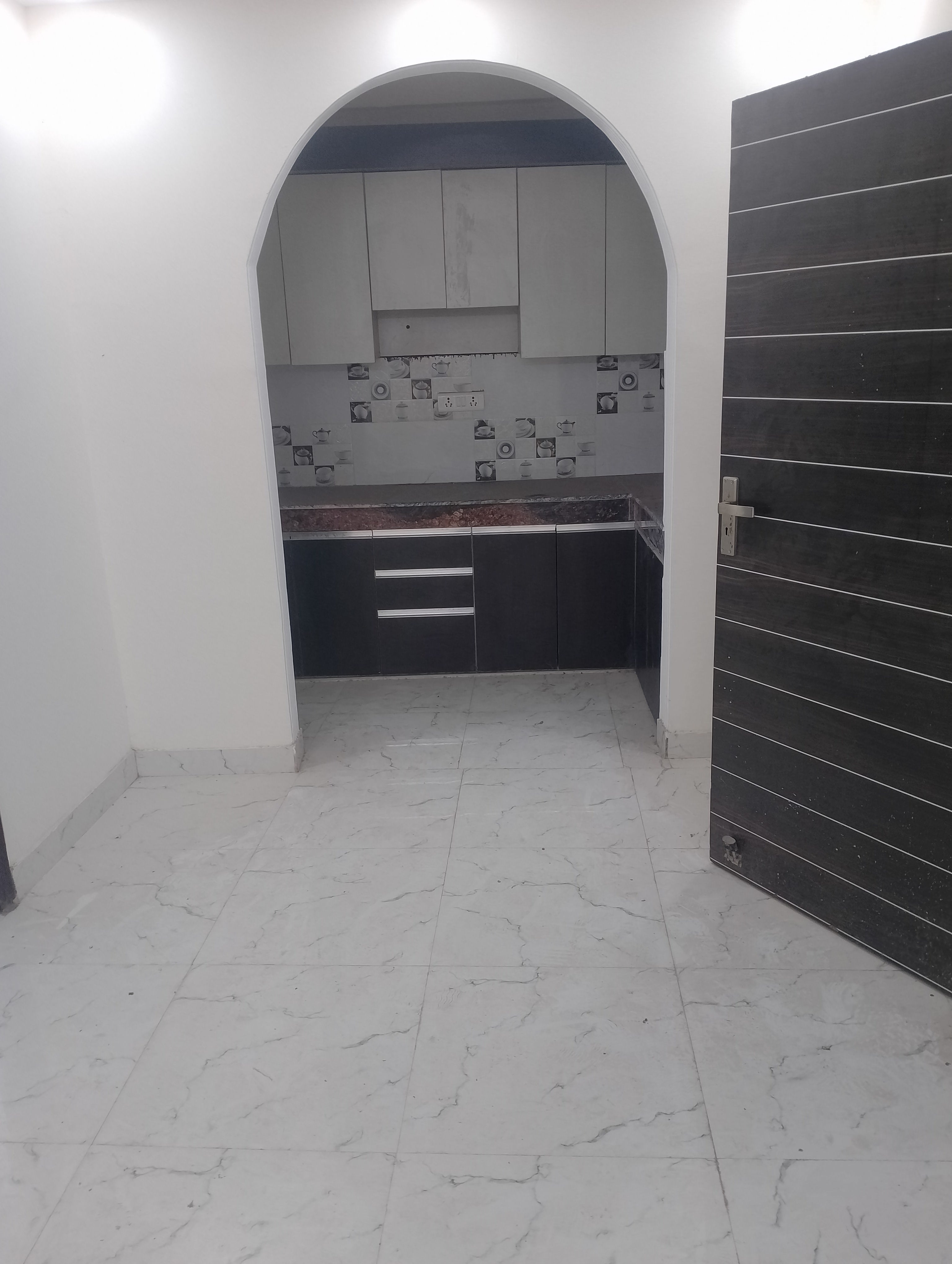 2 BHK + Servant Room Apartment For Sale in Vishwakarma Colony 