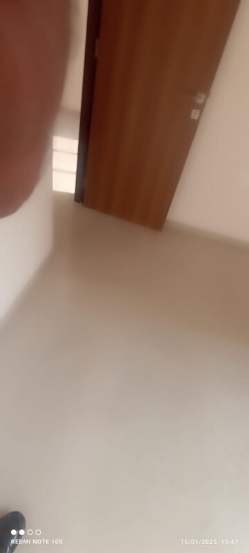 Room in 2 BHK Apartment at Piramal Vaikunth, Balkum Pada – for Rent