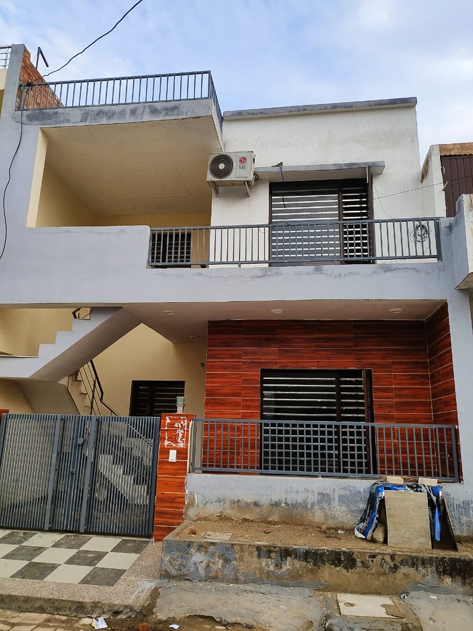 3 BHK + Servant Room,Study Room,Extra Room Independent House For Sale in Real Estate Advisor 
