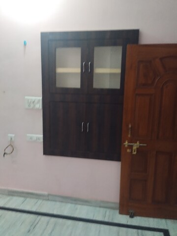 Furnished Amenities in 2.5 BHK Independent House at Gomti Nagar – for Rent