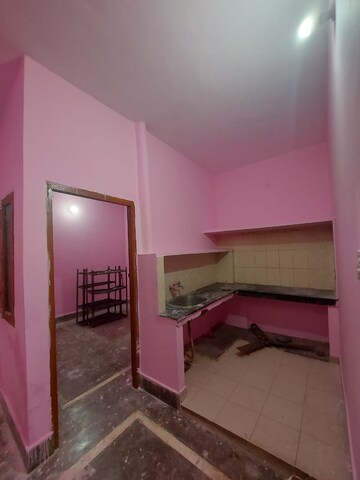 Room in 2 BHK Independent House at Gomti Nagar – for Rent