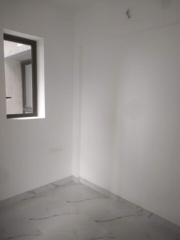 Room in 2 BHK Apartment at Raymond Ten X Habitat, Pokhran Road No 2 – for Rent