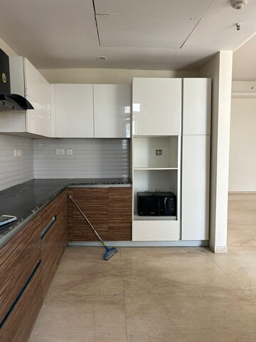 Room in 3 BHK Apartment at Mahagun Mezzaria, Sector 78 – for Rent