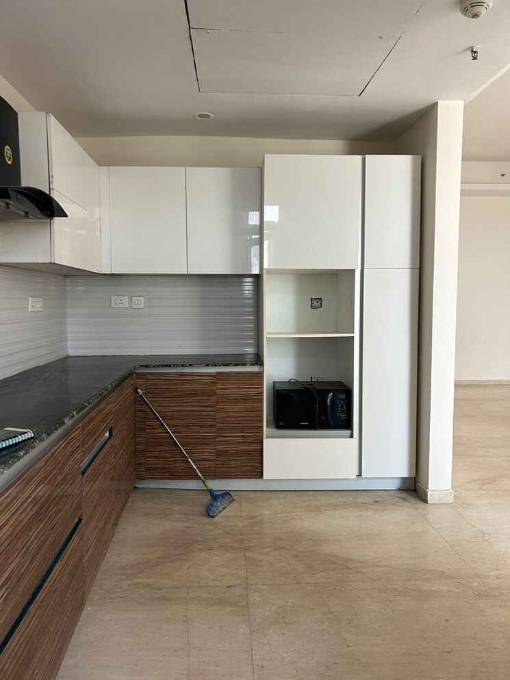 Room, mahagun-mezzaria 3 Bedroom 3070 Sq.Ft. Apartment In Sector 78 Noida 8097887