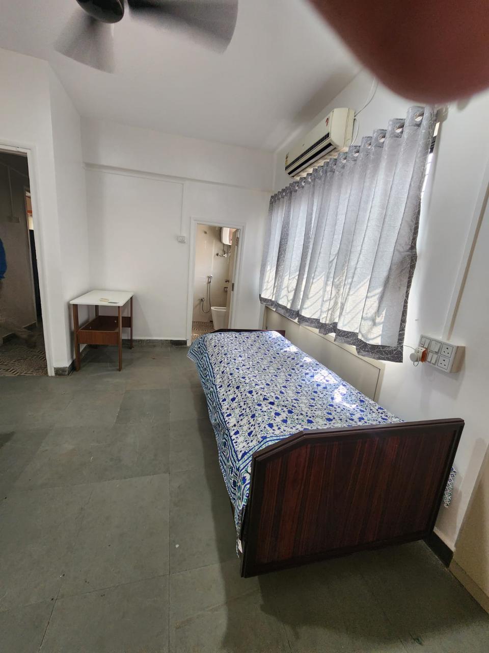 2 BHK Apartment For Sale in Anand Vihar Building 