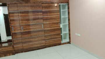 Room in 4 BHK Apartment at Prestige Falcon City, Konanakunte – for Rent
