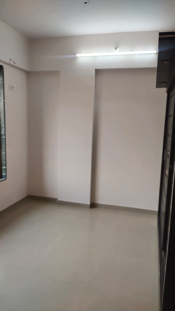 Room, squarefeet-grand-square 1 Bedroom 350 Sq.Ft. Apartment In Anand Nagar Thane 8097984