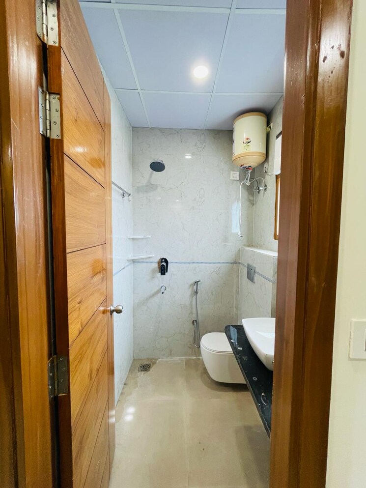 Bathroom, uday-arden-45 2 Bedroom 1100 Sq.Ft. Builder Floor In Sector 45 Gurgaon 8098005