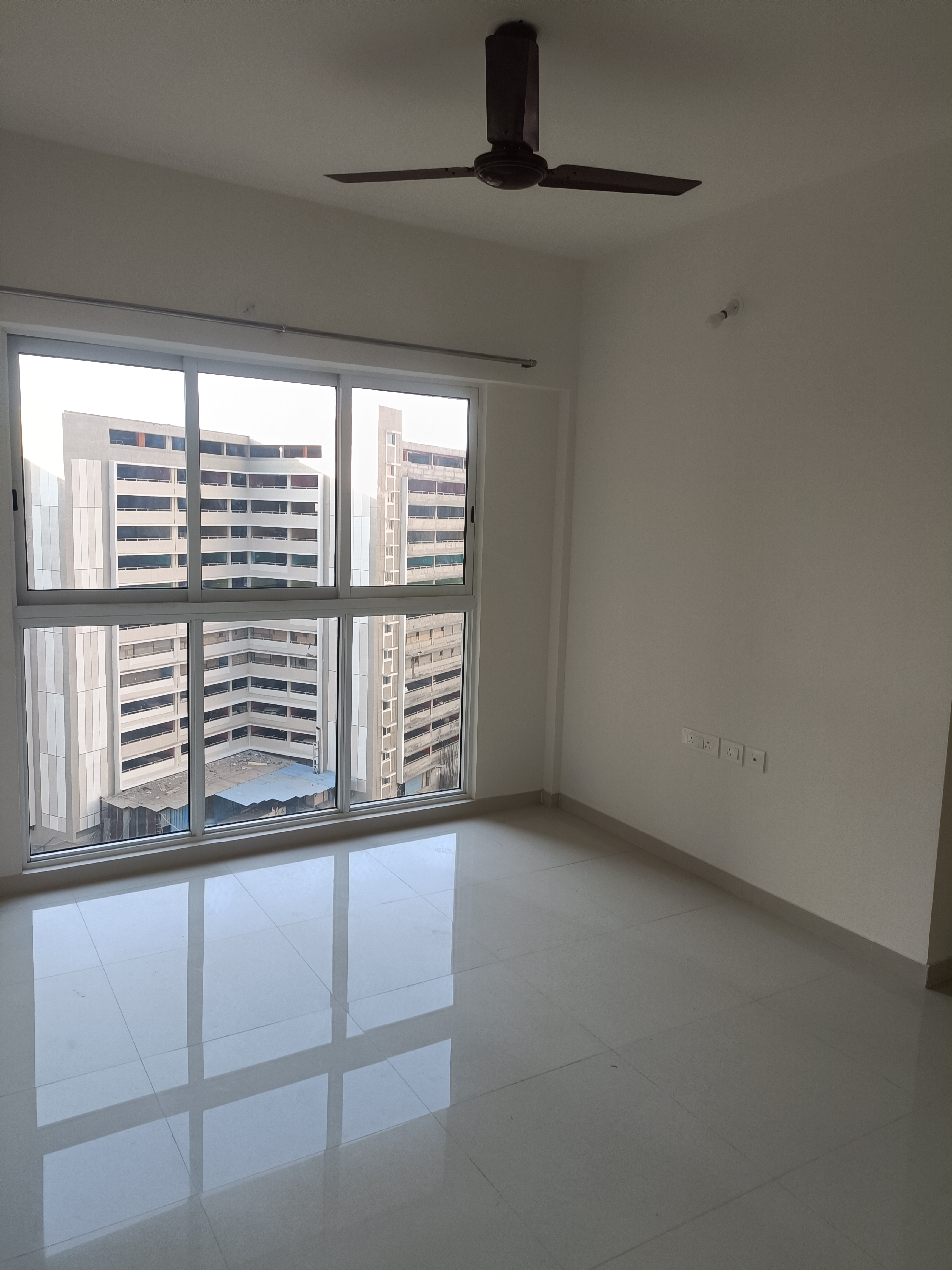 1 BHK + Pooja Room Apartment For Sale in Lodha Amara