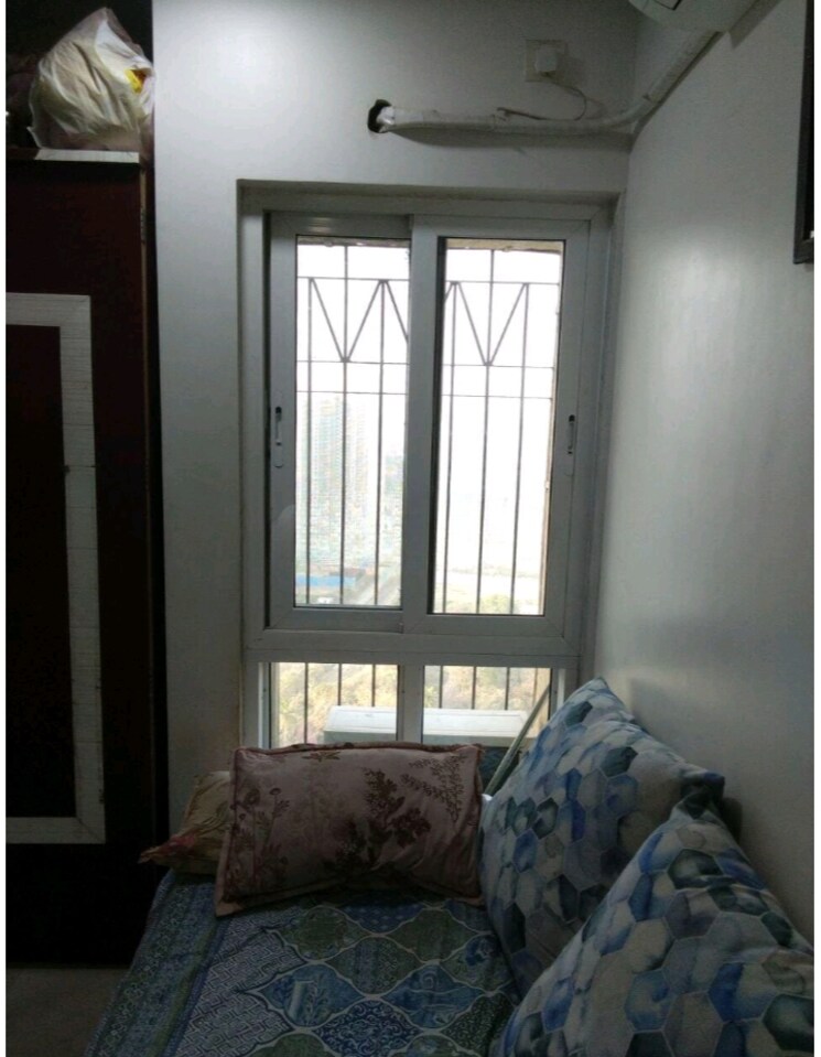 Bedroom, dosti-oak 2 Bedroom 575 Sq.Ft. Apartment In Kolshet Industrial Area Thane 8098061
