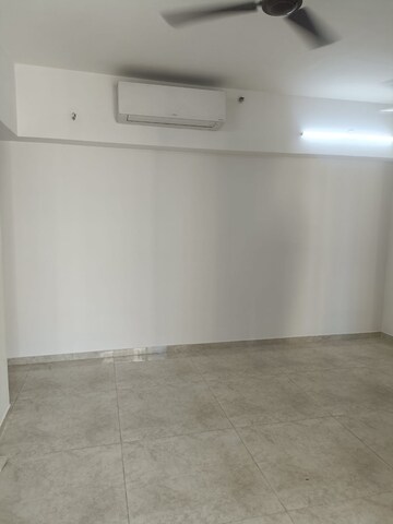Room in 2 BHK Apartment at Lodha Amara, Kolshet Road – for Sale