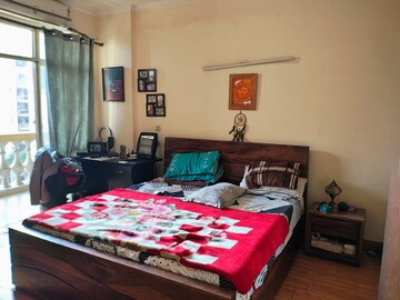 Bedroom in 3 BHK Apartment at Parsvnath Green Ville, Sector 48 – for Rent