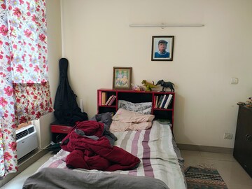 Room in 3 BHK Apartment at Parsvnath Green Ville, Sector 48 – for Rent