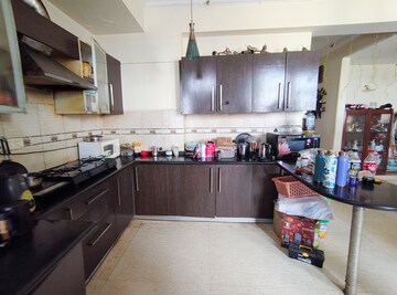 Kitchen in 3 BHK Apartment at Parsvnath Green Ville, Sector 48 – for Rent