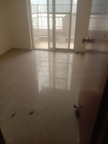 Room in 2 BHK Apartment at Mahagun Mywoods, Sector 16c Greater Noida – for Rent