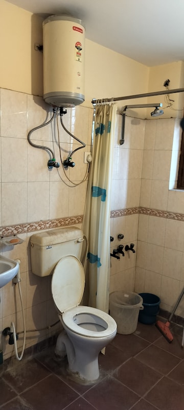 Bathroom in 1 BHK Independent House at Sector 49 – for Rent