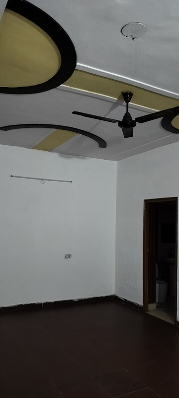 Furnished Amenities in 4 BHK Independent House at RWA Apartments Sector 50, Sector 50 – for Rent