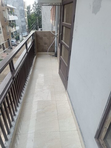 Balcony in 2 BHK Independent House at RWA Residential Society, Sector 40 – for Rent