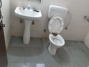 Bathroom in 3 BHK Apartment at BPTP Parkland Pride, Sector 77 – for Rent