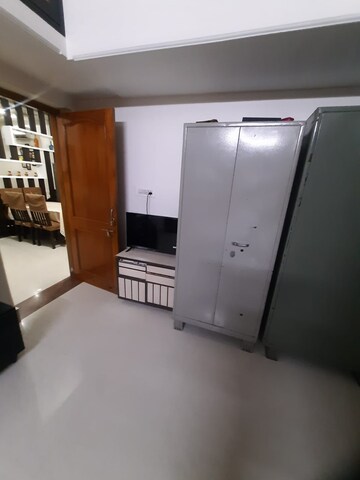 Room in 4 BHK Villa at Lal Kothi – for Rent