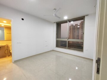Room in 3 BHK Apartment at Hiranandani Estate Pelican, Ghodbunder Road – for Rent