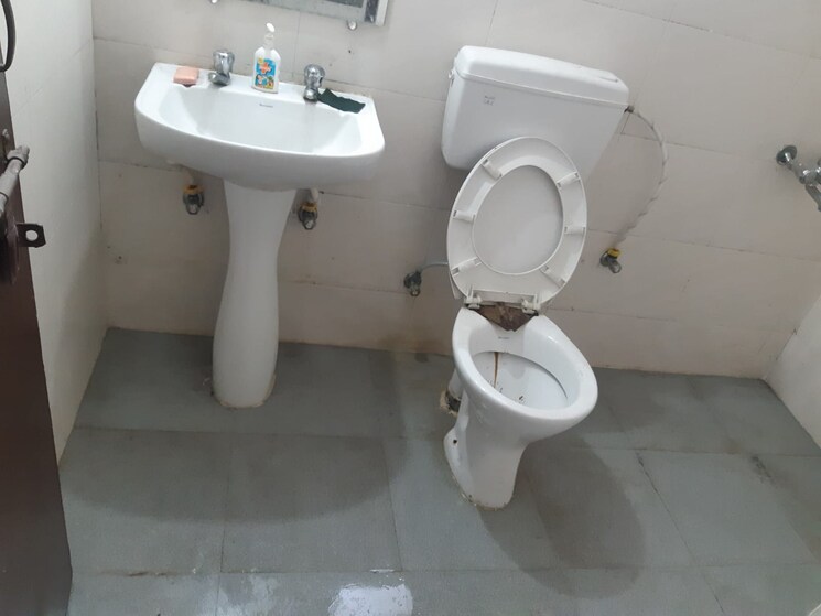 Bathroom, amolik-heights 2 Bedroom 593 Sq.Ft. Apartment In Sector 88 Faridabad 8098163
