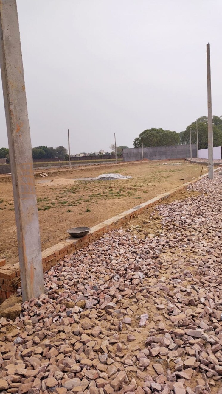 undefined, chhatikara  500 Sq.Yd. Plot In Chhatikara Vrindavan 8098170