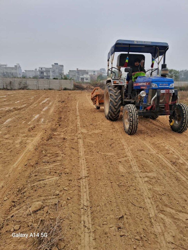 Exterior View, amar shaheed path  1500 Sq.Yd. Plot In Amar Shaheed Path Lucknow 8098193