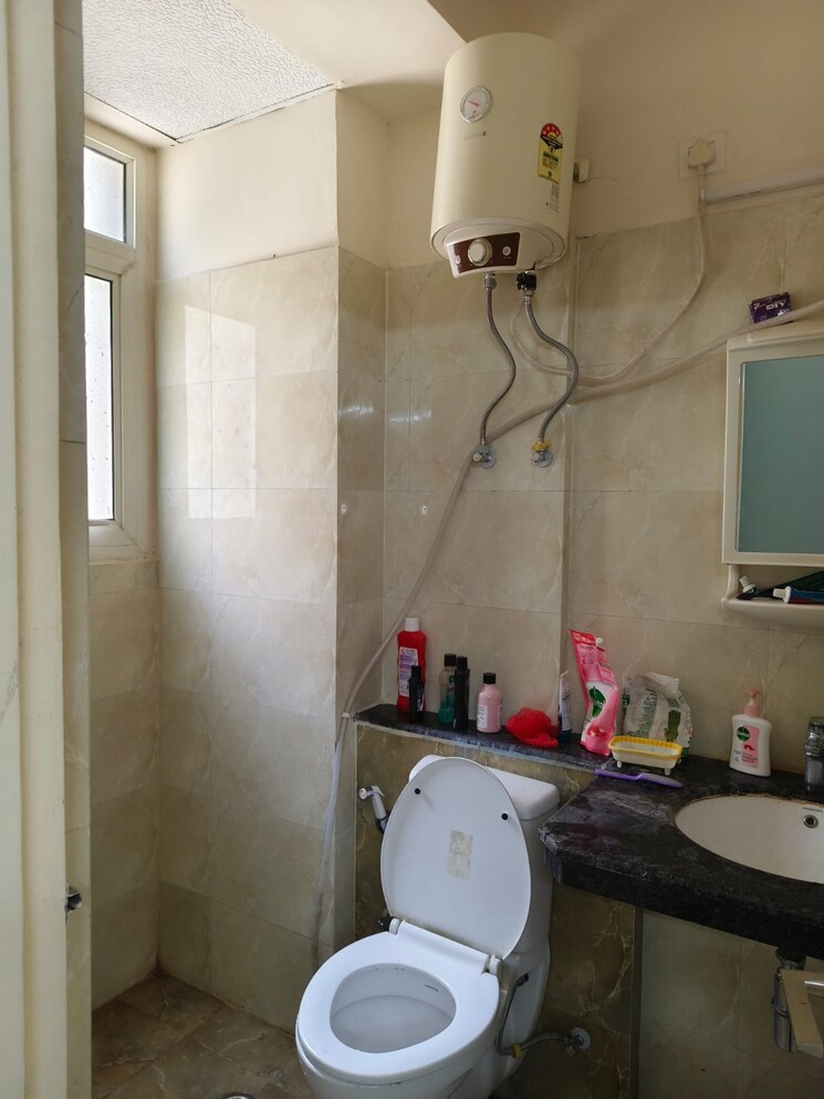 Bathroom, wave-executive-floors 2 Bedroom 900 Sq.Ft. Apartment In Wave City Ghaziabad 8098213