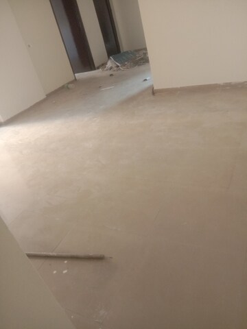 Room in 3 BHK Apartment at Mahagun Mywoods, Sector 16c Greater Noida – for Rent
