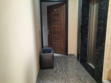 Bathroom in 2 BHK Builder Floor at Spire Wood, Sector 46 – for Rent