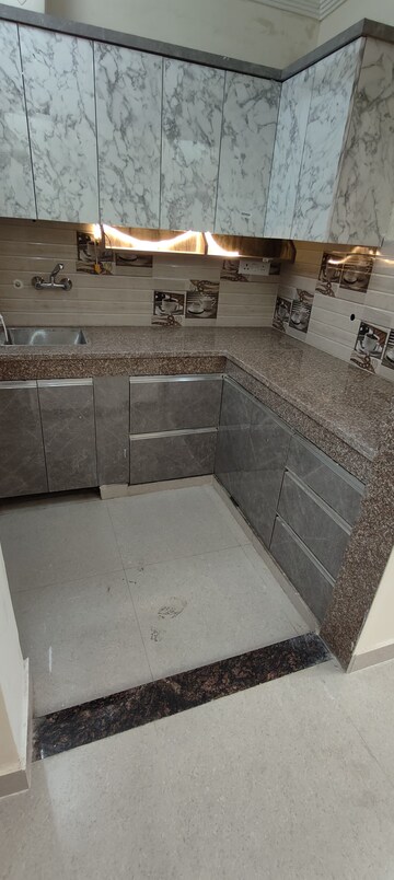 Kitchen in 1 BHK Builder Floor at Ardee City, Sector 52 – for Rent