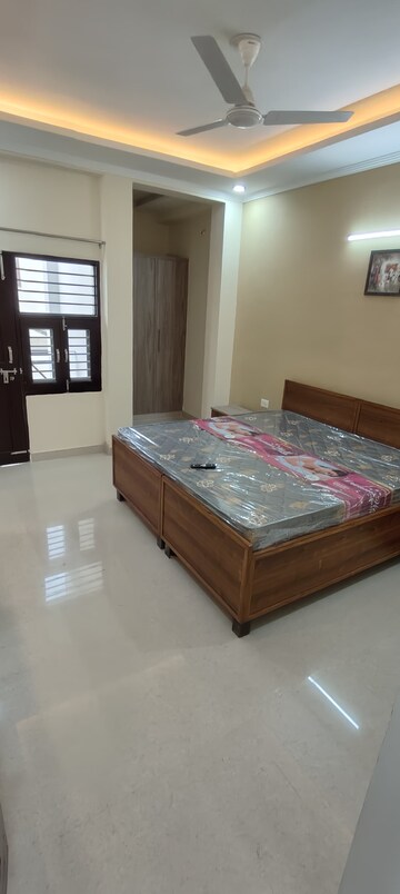 Bedroom in 1 BHK Builder Floor at Ardee City, Sector 52 – for Rent