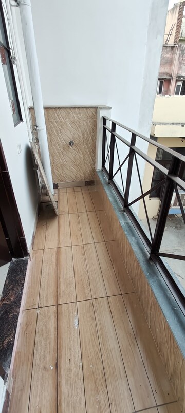 Balcony in 1 BHK Builder Floor at Ardee City, Sector 52 – for Rent
