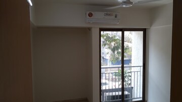 Bedroom in 2 BHK Apartment at Andheri West – for Rent
