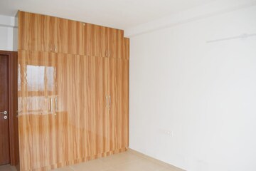 Room in 3.5 BHK Apartment at Bhartiya City Nikoo Homes II, Thanisandra Main Road – for Rent