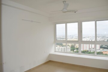 Room in 3.5 BHK Apartment at Bhartiya City Nikoo Homes II, Thanisandra Main Road – for Rent