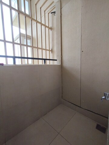 Room in 3.5 BHK Apartment at Bhartiya City Nikoo Homes II, Thanisandra Main Road – for Rent