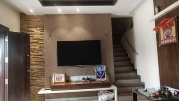 Furnished Amenities in 3.5 BHK Villa at Piplod – for Sale