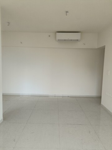 Room in 2 BHK Apartment at Lodha Amara, Kolshet Road – for Sale
