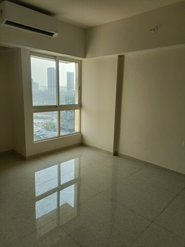 Room in 2 BHK Apartment at Lodha Amara, Kolshet Road – for Sale