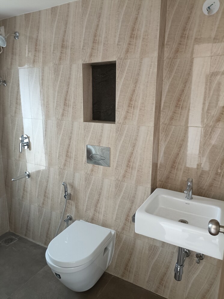 Bathroom, lodha-amara 2 Bedroom 735 Sq.Ft. Apartment In Kolshet Road Thane 8098392