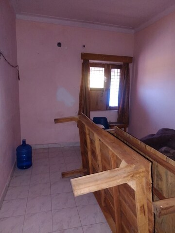 Furnished Amenities in 2 BHK Independent House at Gomti Nagar – for Rent
