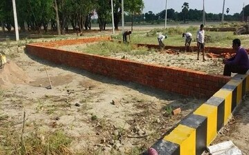 Plot For Sale in Sikandrabad