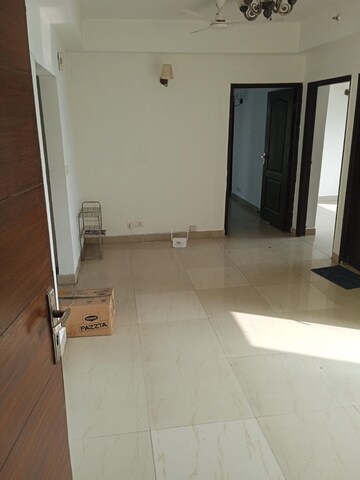 Bathroom in 3 BHK Apartment at Amrapali Silicon City, Sector 76 – for Rent