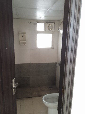 Bathroom in 3 BHK Apartment at Amrapali Silicon City, Sector 76 – for Rent