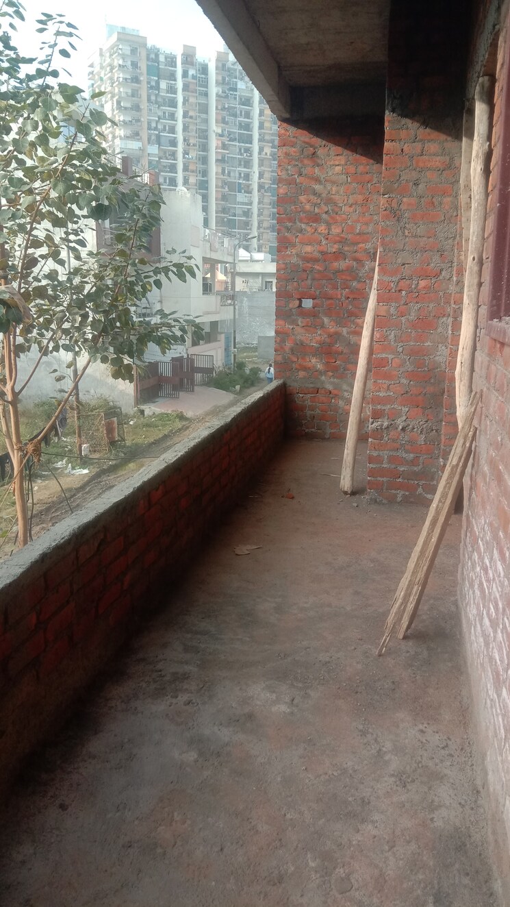 Balcony, avantika colony 4 Bedroom 240 Sq.Yd. Builder Floor In Avantika Colony Ghaziabad 8098454