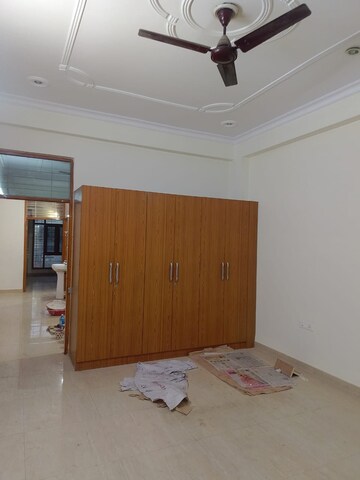 Room in 3 BHK Independent House at Gomti Nagar – for Rent