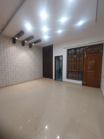 Room in  Pg at Gomti Nagar – for Rent